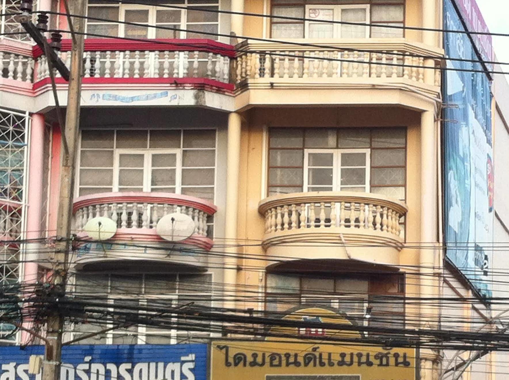 Diamond Mansion & Guesthouse 수랏타니 외부 사진